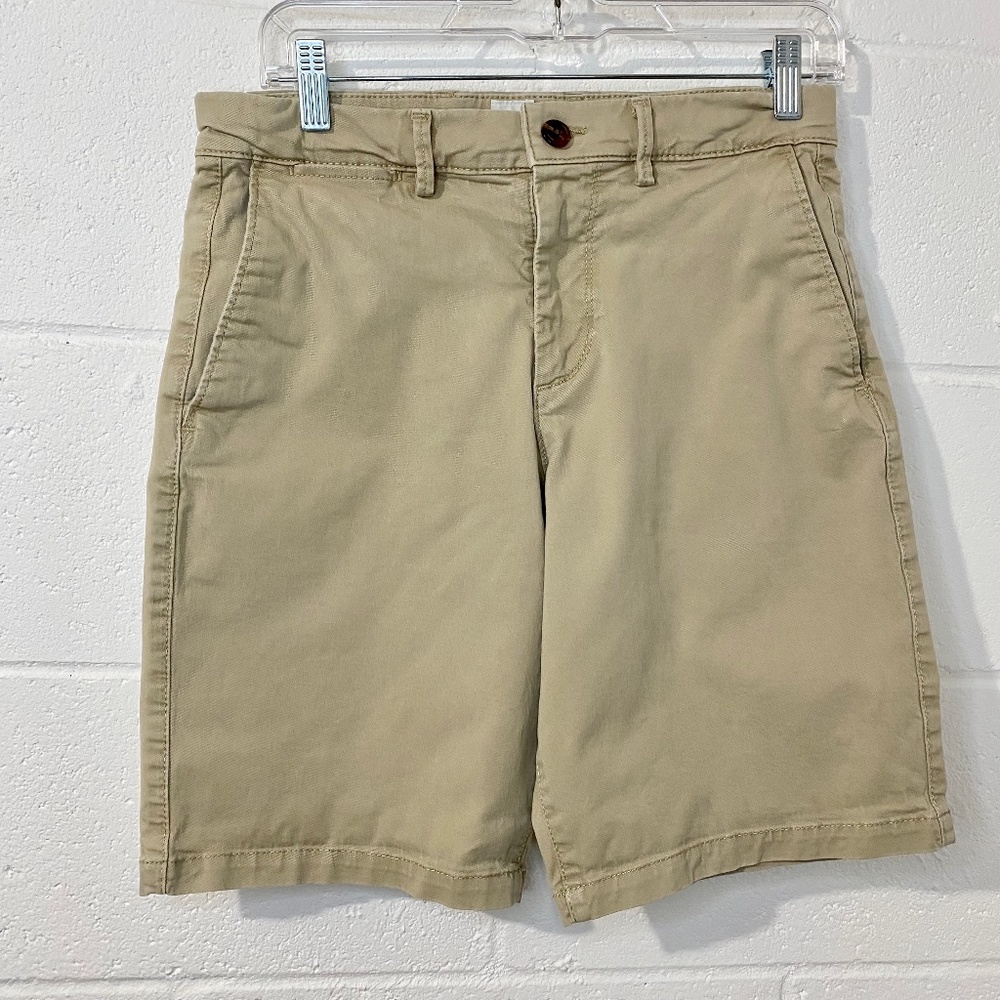 Gap Men's Essential 10 inch Khaki Shorts